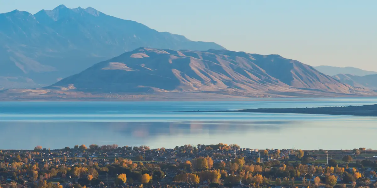 Image overlooking Utah Lake in Lehi Utah